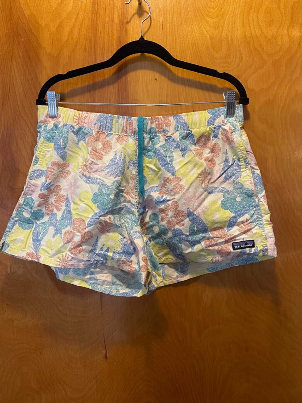 Patagonia Women's Floral Multicolor 2” Baggies